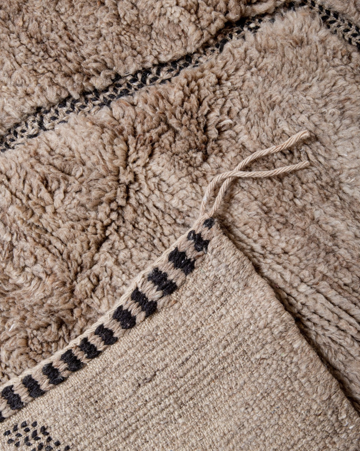Modern, designer, handcrafted 100% sheep’s wool Berber rug from Morocco. Beni M’rirt carpet with beautiful colours and patterns and fluffy wool texture.